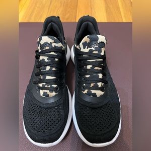 APL Women’s Techloom Tracer Black Leopard, size 6